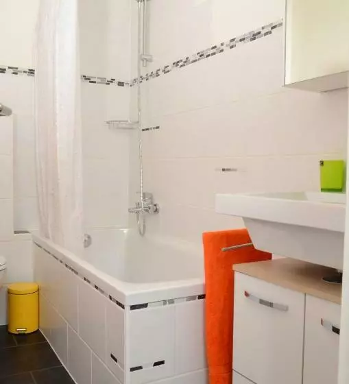 پانسیون Guesthouse Casa Esperanza Basel