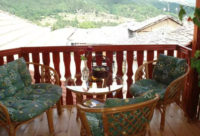 Majatalo Sharkov Guest House