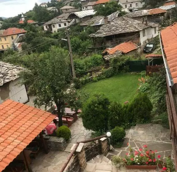 Majatalo Sharkov Guest House