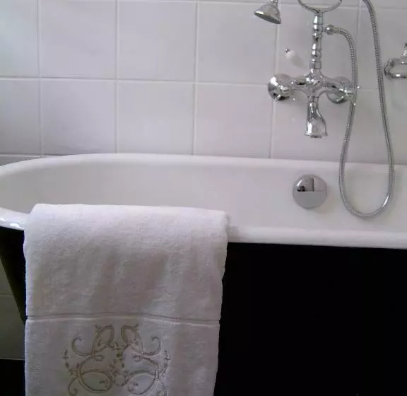تختخواب و صبحانه La Villa Camille