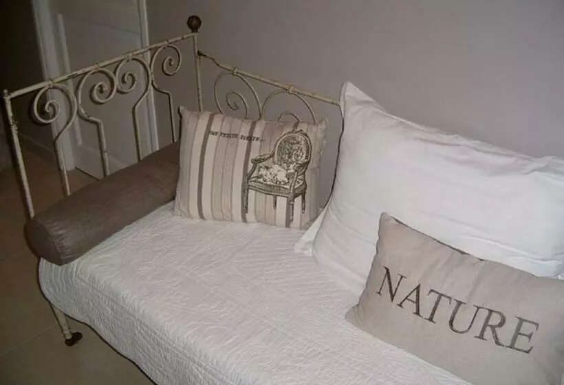 تختخواب و صبحانه La Villa Camille