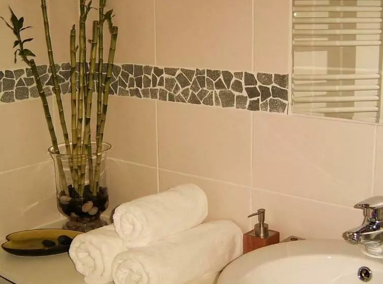 تختخواب و صبحانه La Villa Camille