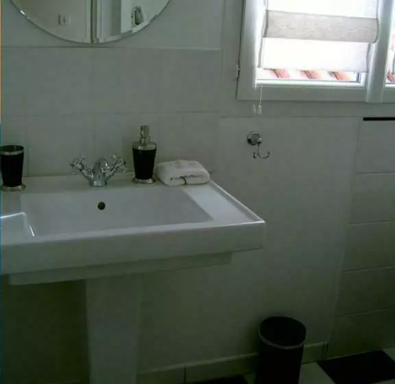 تختخواب و صبحانه La Villa Camille