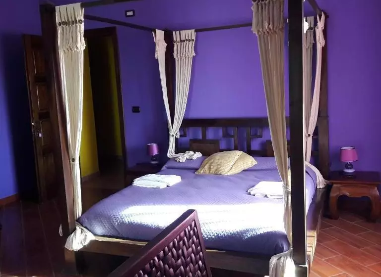 Aamiaismajoitus (B&B) Palazzo Conforti Tree House Resort