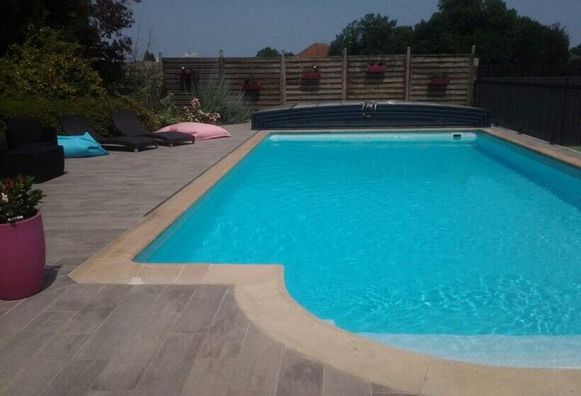 بنسيون Château Du Clos Mortier