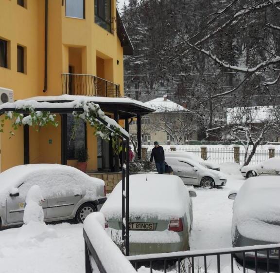 پانسیون Eden Maison