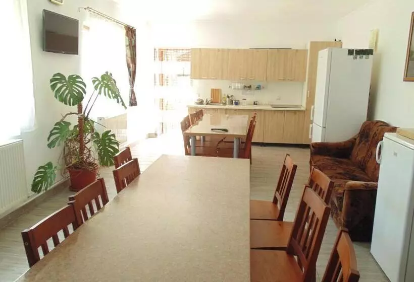 Majatalo Eden Maison