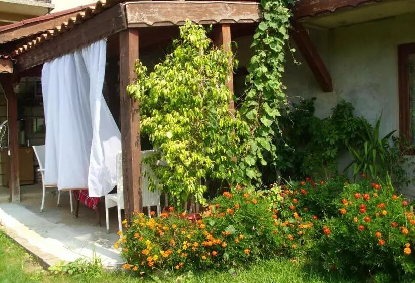 Majatalo Elida Guest House