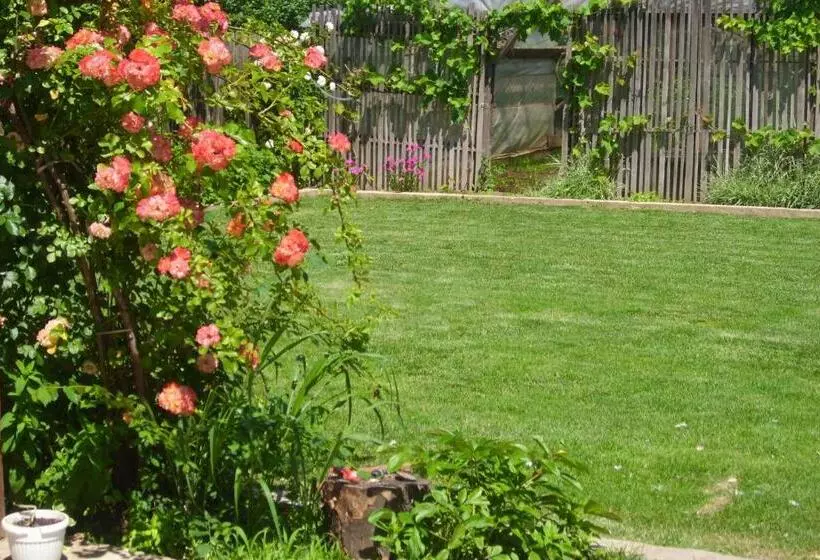 Majatalo Elida Guest House