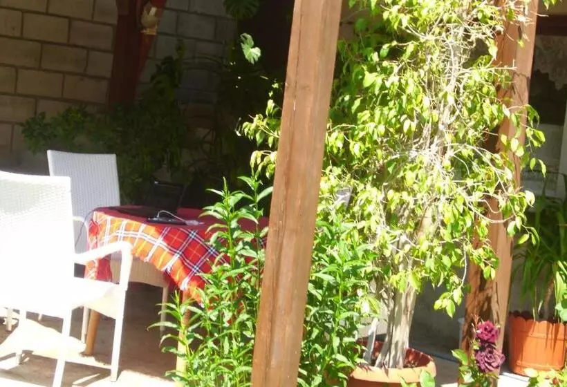 Majatalo Elida Guest House