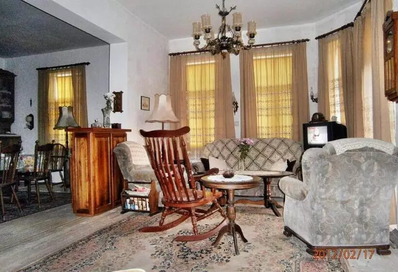 پانسیون Retro   19th Century Guest House