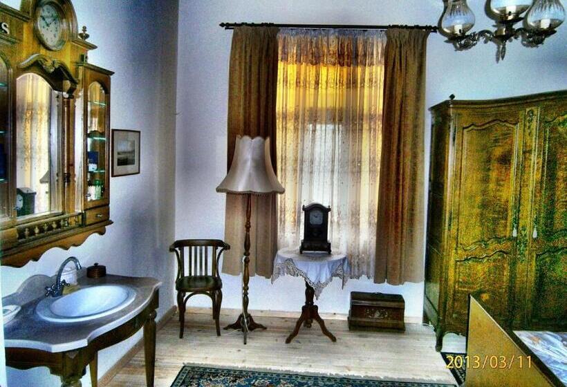 پانسیون Retro 19th Century Guest House