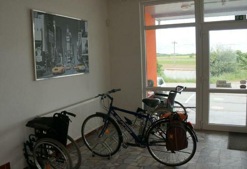 פנסיון Ubytovací Areál Rouchovany