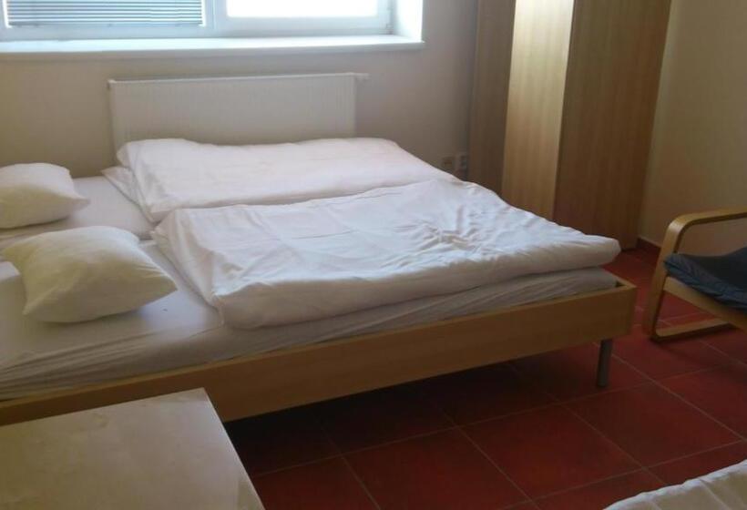 פנסיון Ubytovací Areál Rouchovany