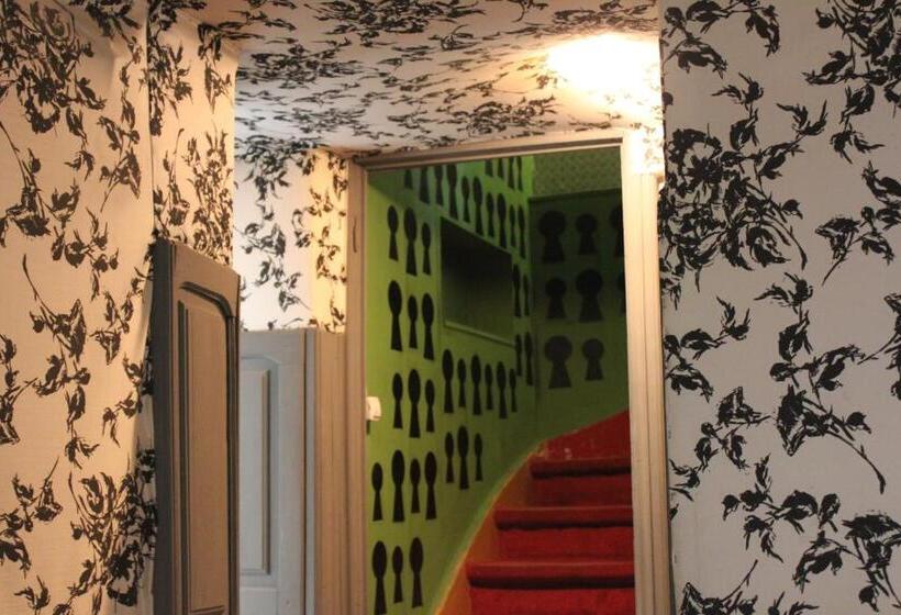 هاستل Fun House