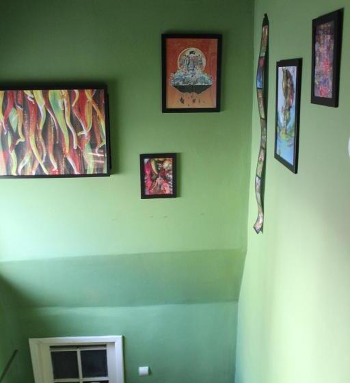 هاستل Fun House