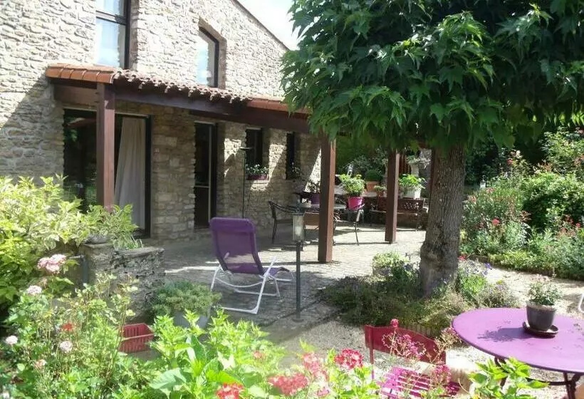 Aamiaismajoitus (B&B) L  Esterlanges Suite Famille 2 Chambres 4 Personnes Proche Puydufou