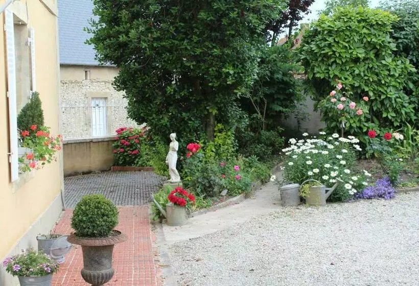 ベッドアンドブレックファースト Chambres D Hôtes La Gloriette