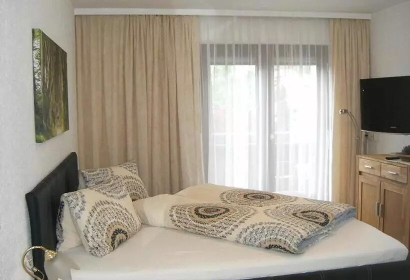 تختخواب و صبحانه Pension Garni Gerhard