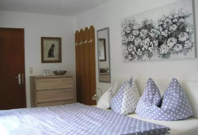 تختخواب و صبحانه Pension Garni Gerhard