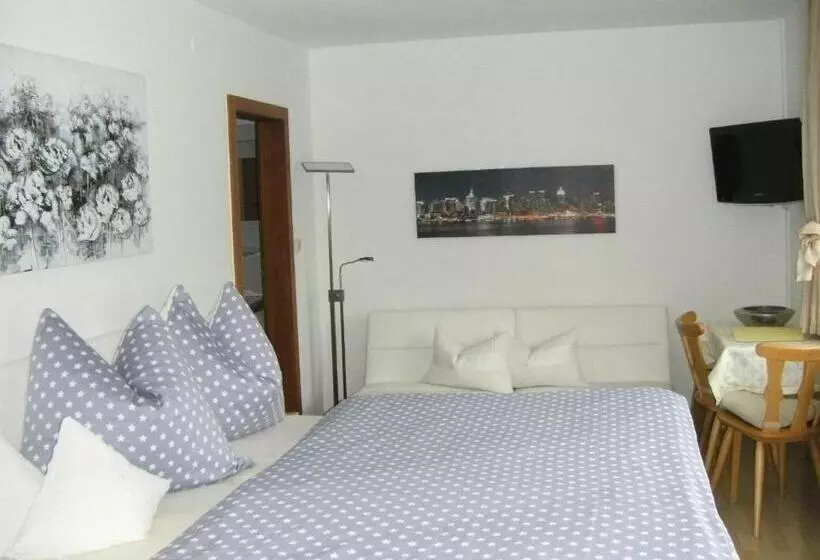 تختخواب و صبحانه Pension Garni Gerhard