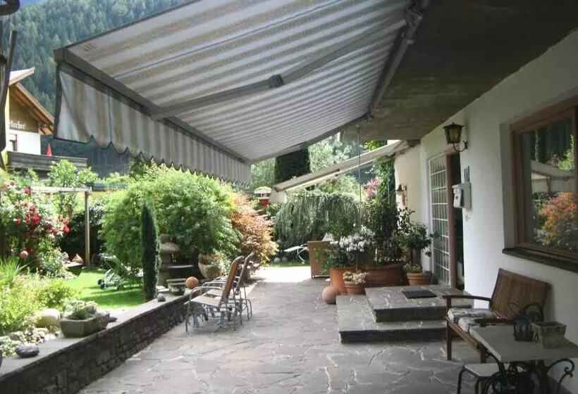 تختخواب و صبحانه Pension Garni Gerhard