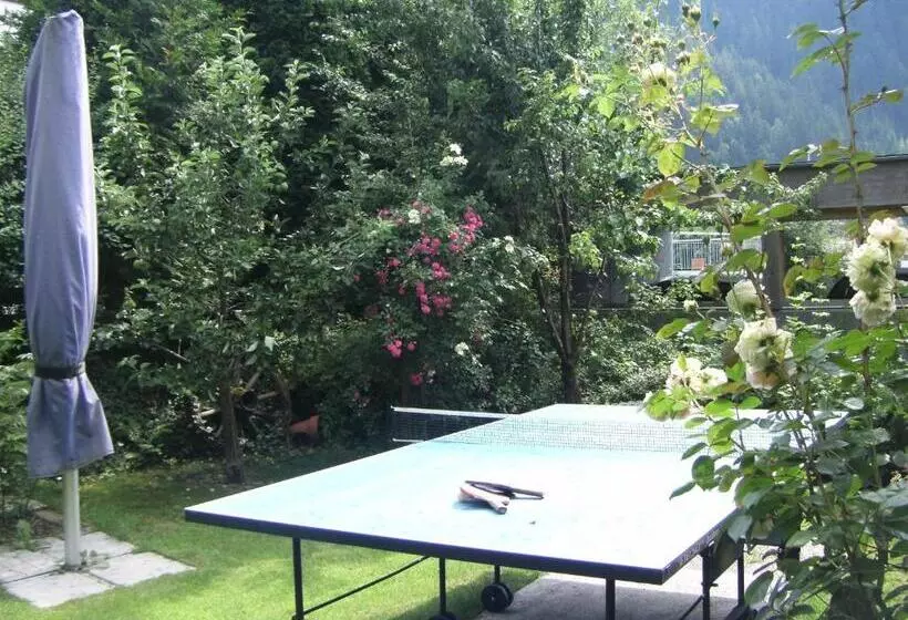 تختخواب و صبحانه Pension Garni Gerhard