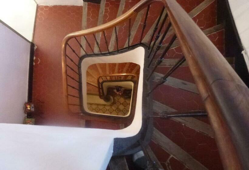 L Auberge Espagnole   Bed & Breakfast