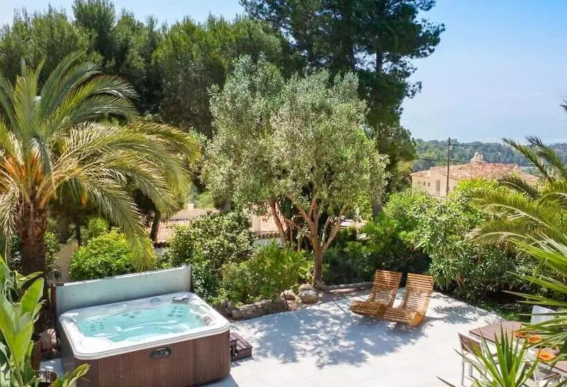 Majatalo Guesthouse Villa Altea