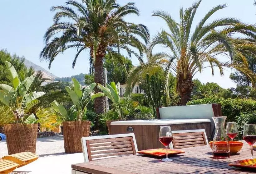Majatalo Guesthouse Villa Altea