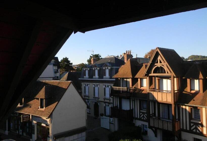 پانسیون à L Approche De La Mer