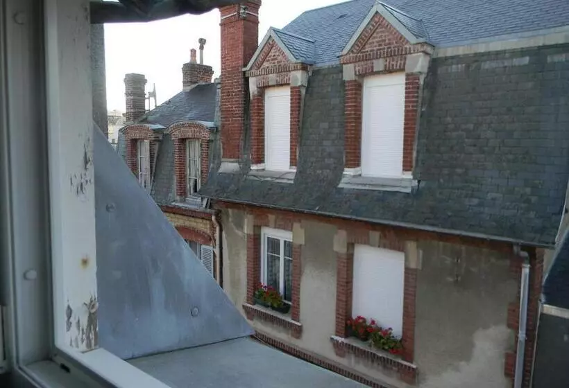 Majatalo à L Approche De La Mer