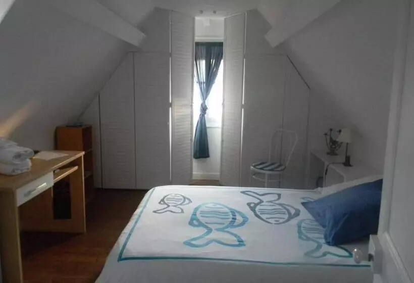 Majatalo à L Approche De La Mer