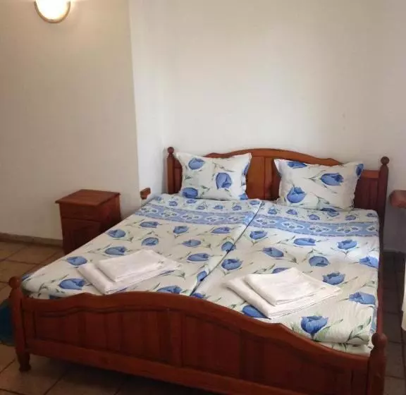 Hotelli Pri Chakara