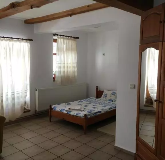Hotelli Pri Chakara