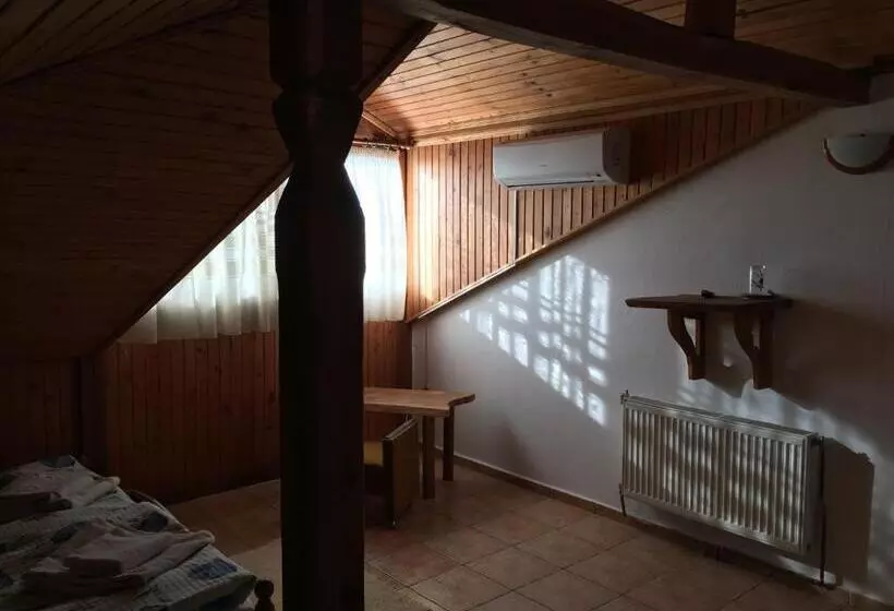 Hotelli Pri Chakara