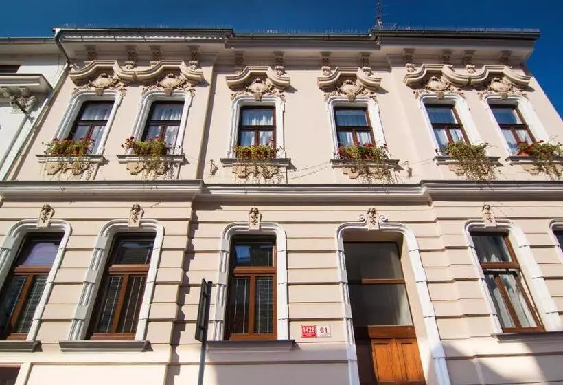 پانسیون Apartmány   Penzion Smetanka