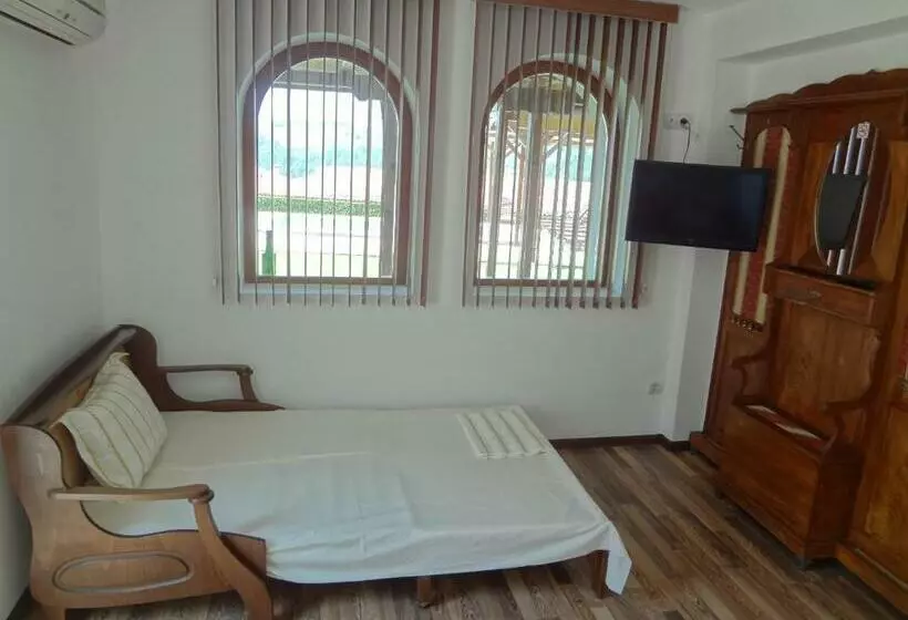 ペンション Guest House Diabora