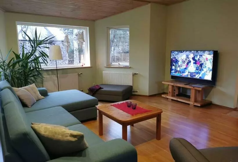 پانسیون Kaare Guesthouse