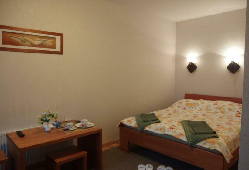 پانسیون Parks Guest House