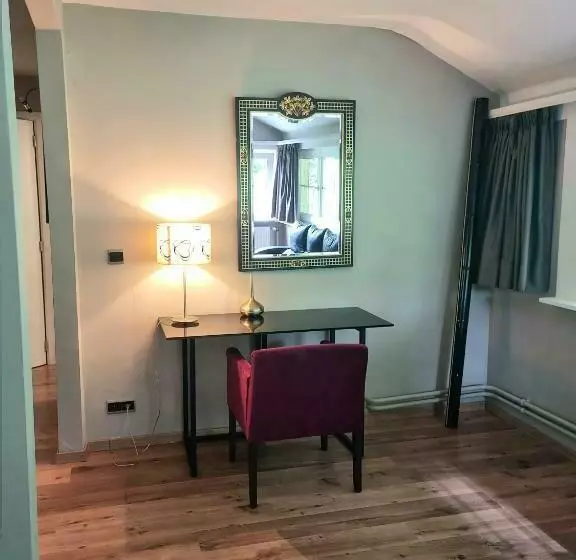 Aamiaismajoitus (B&B) Le Manoir De Morimont