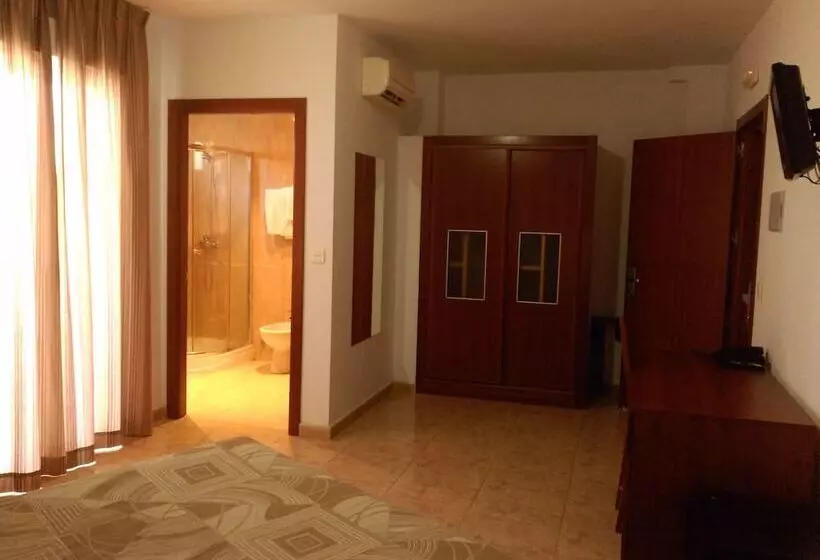 ホテル Balneario Fuentes Del Trampal