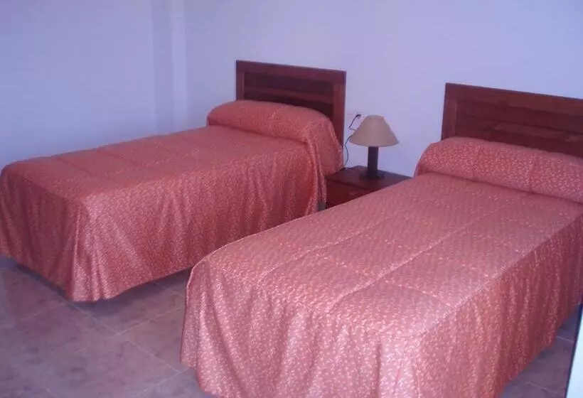 ホテル Balneario Fuentes Del Trampal