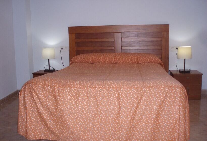 فندق Balneario Fuentes Del Trampal