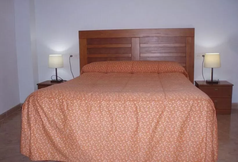 ホテル Balneario Fuentes Del Trampal