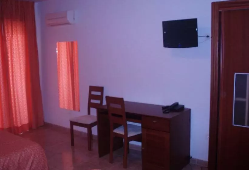 ホテル Balneario Fuentes Del Trampal