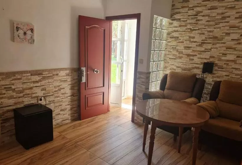 ホテル Balneario Fuentes Del Trampal