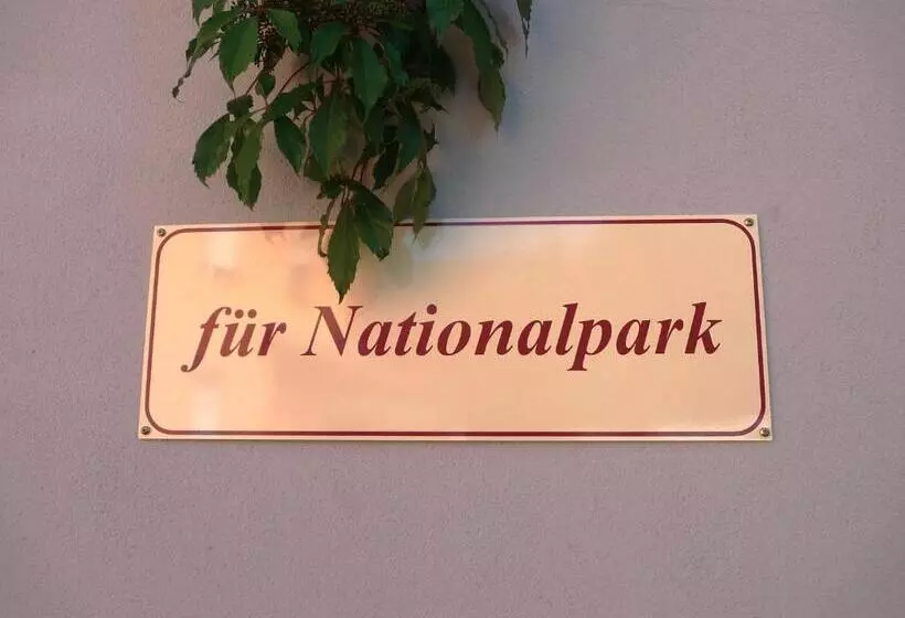 ホテル Garni Lindenhof Im Steigerwald