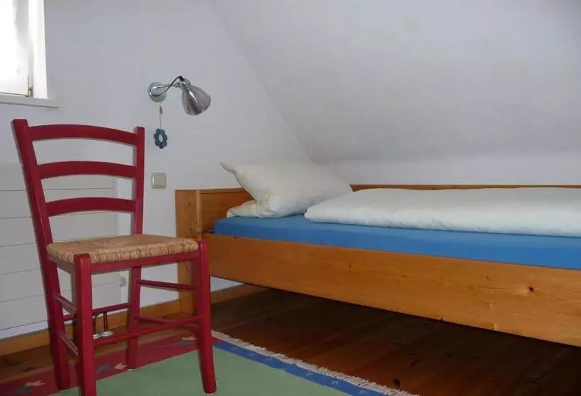 ホテル Garni Lindenhof Im Steigerwald