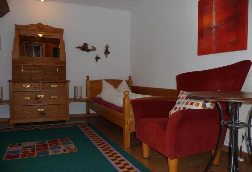 Hotel Garni Lindenhof Im Steigerwald